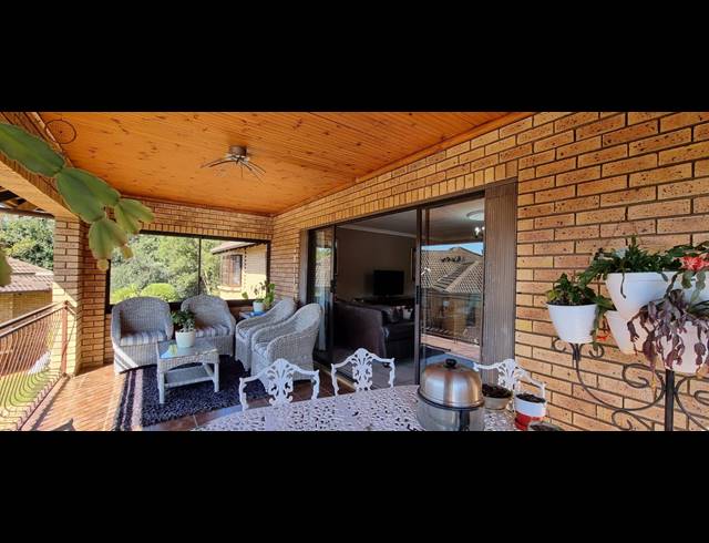 3 BEDROOM SECTIONAL TITLE TO LET IN MONTROSE